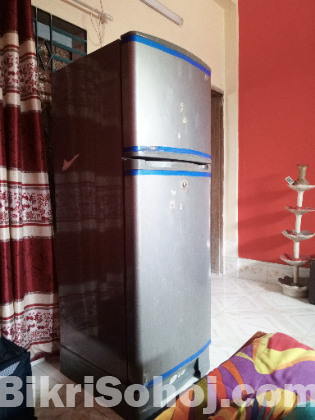 LG 271 লিটার (9.5 CUFT) ফ্রিজ বিক্রি হবে – No Frost